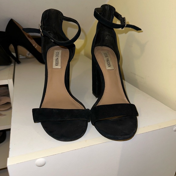 Steve Madden classic black suede chunky pump. - Picture 3 of 6